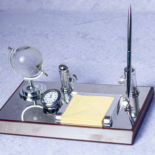 Globed Schreibtisch-Organizer