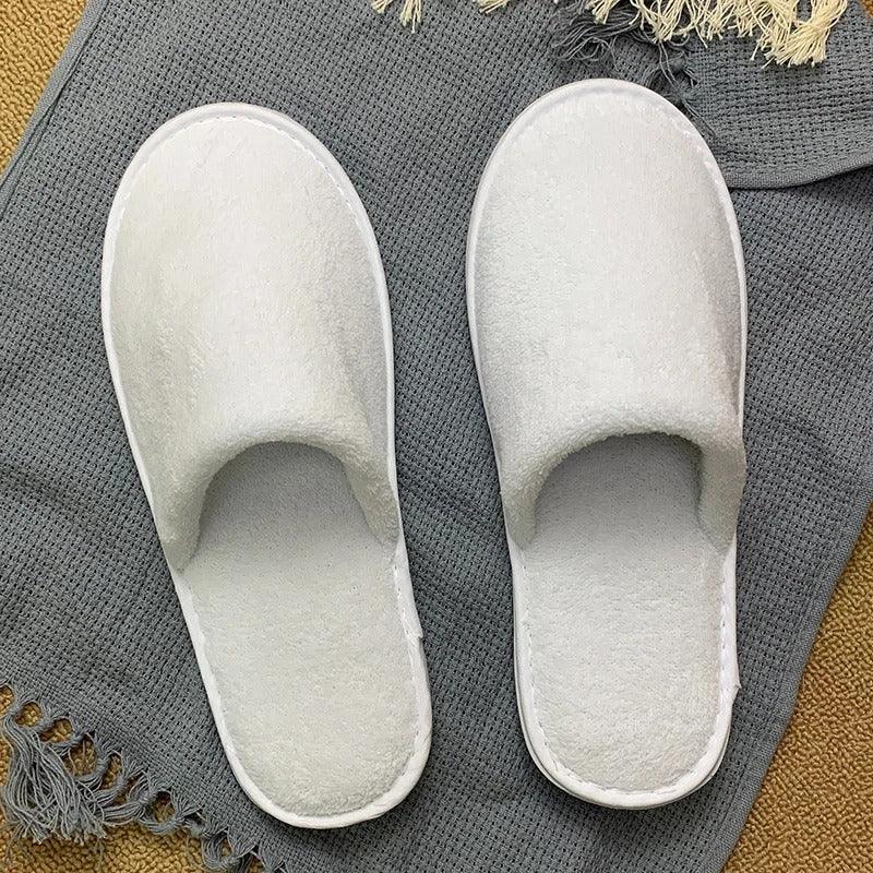 Closed toe bathroom slippers