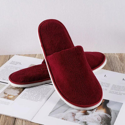 Closed toe bathroom slippers