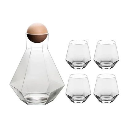 Diamond shaped decanter set