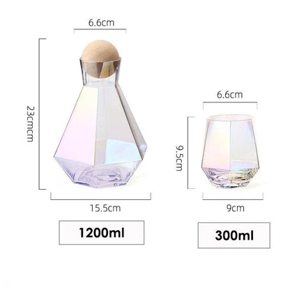 Diamond shaped decanter set