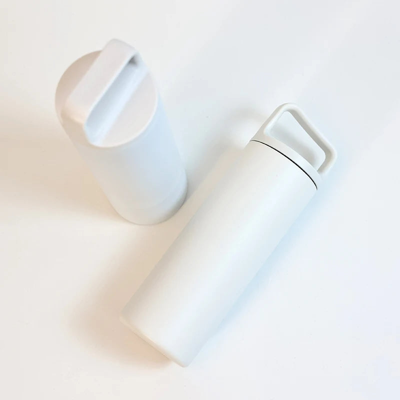 Minimalist thermal water bottle