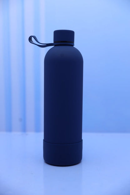 Silicon base side strap thermal bottle