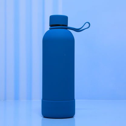 Silicon base side strap thermal bottle