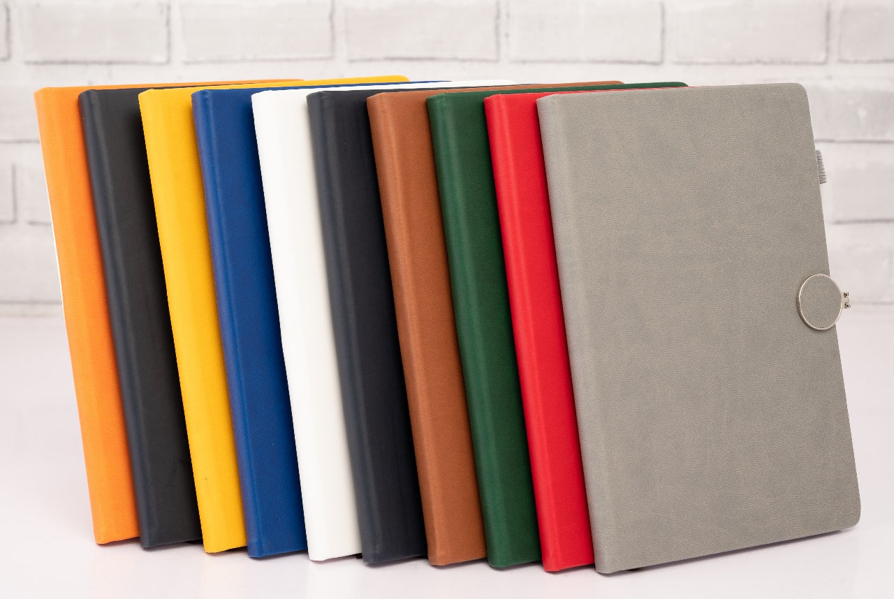 Notizbuch mit Ringverschluss