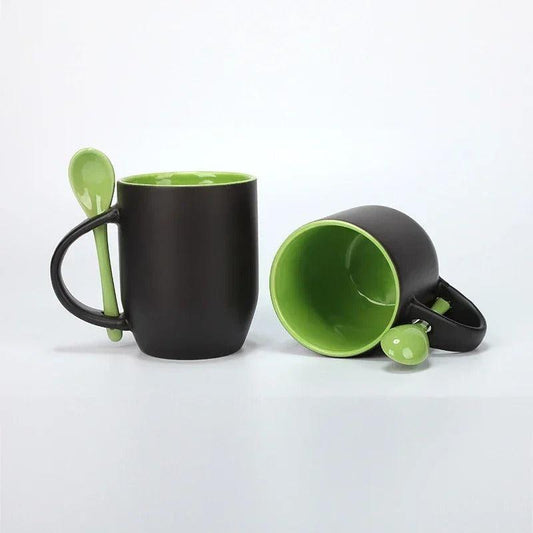 Magic mug with spoon